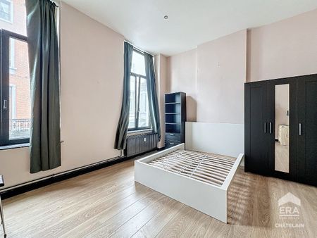 IXELLES - CHARMANT GEMEUBILEERD STUDIO-APPARTEMENT VAN 36M² - Photo 3