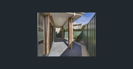 Spacious 05 Bedroom 03 Bathroom Family Home in Convenient Location - Photo 4