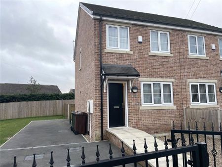 3 bedroom semi-detached house to rent - Photo 4