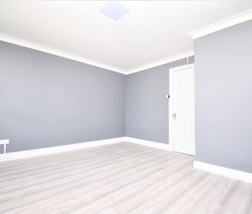 House Share to rent - Mangold Way, Erith, DA18 - Photo 1