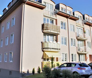 Dachgeschosswohnung mit 2 Zimmern im wunderschönen Gloggnitz - Foto 2