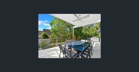 EXCEPTIONAL FAMILY HOME IN EPPING - Photo 4