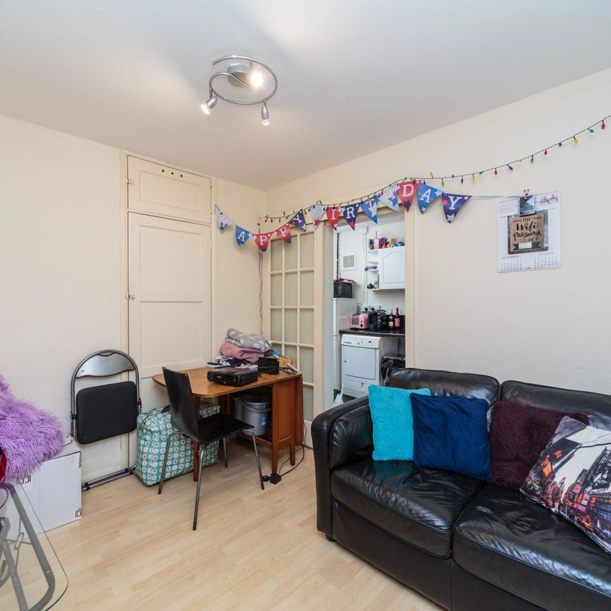 4 bedroom apartment to rent - Photo 1