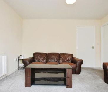 Detached five bedroom home just off Gloucester Road North. Open to ... - Photo 2