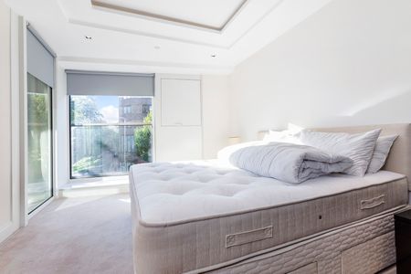 High Street Kensington, Charles House, Kensington, London - Photo 5