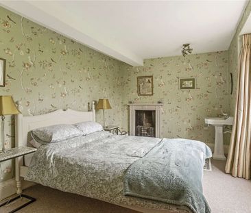 Grade II listed family home on the Dunkirk Mills complex. - Photo 6