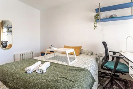 Gran Vía de Fernando el Católico, Valencia, Valencian Community 46008 - Photo 2