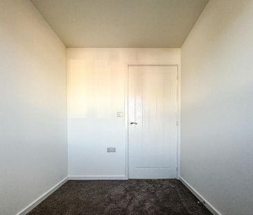 3 bedroom end of terrace house to rent - Photo 3