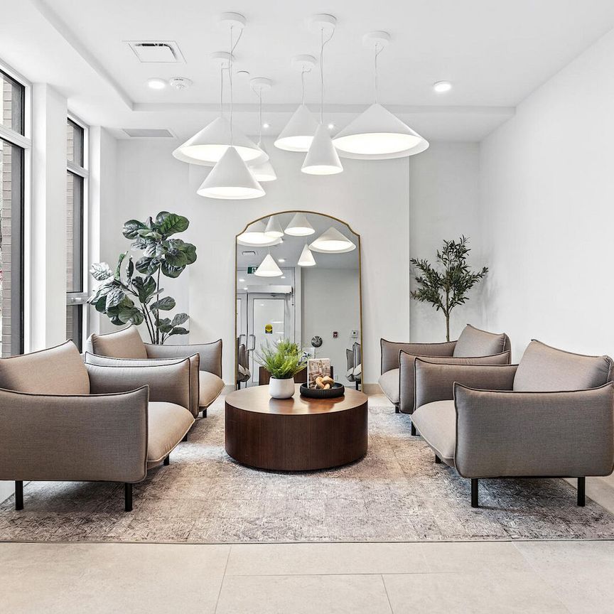 Modern apartments in Little Italy - Photo 1