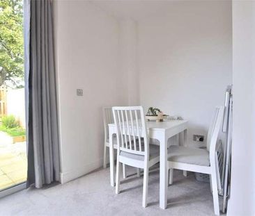 Beatrice Webb Lane, Standish, Gloucestershire, GL10 - Photo 4