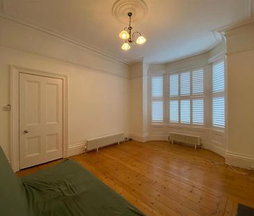 4 bedroom semi-detached house to rent - Photo 2