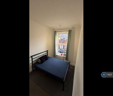 3 bedroom flat to rent - Photo 6