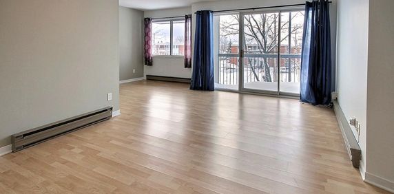 3 1/2 Grand , Immeuble bien entretenu (LORETTEVILLE) - Photo 2