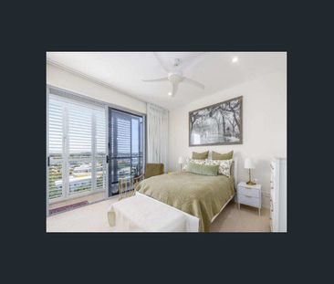 Top-Floor Waterfront Penthouse with Marina & Hinterland Views - Anc... - Photo 4