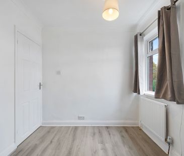 3 bed terraced house to rent in Polefield Hall Road, Manchester, M25 - Photo 6