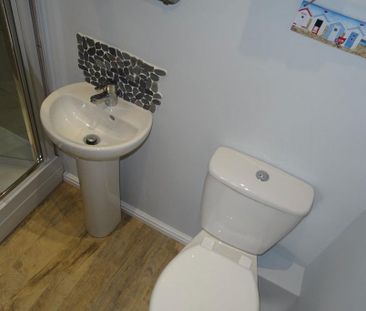 1 bedroom in a house share to rent - Photo 6