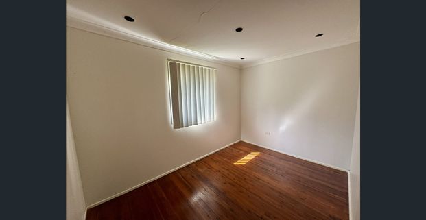 LOCATION LOCATION LOCATION! - Photo 1