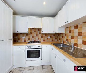 Price £1,100 pcm - Available Now - Unfurnished - Photo 5