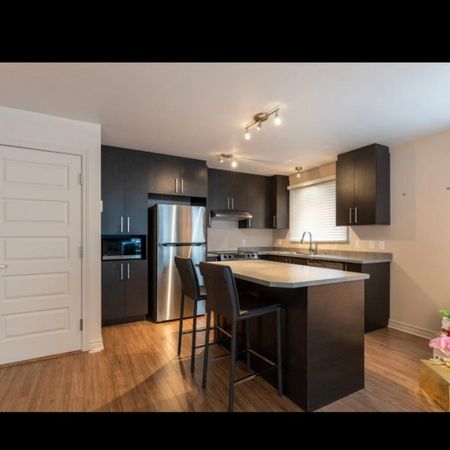 5 1/2 avec ascenseur privé - Photo 3