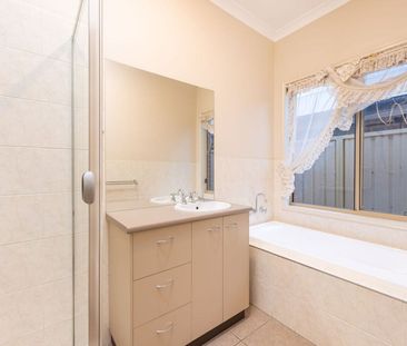 Huge Family Home - Photo 4