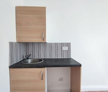 Studio Flat, Shelbourne Road, N17 - Photo 2
