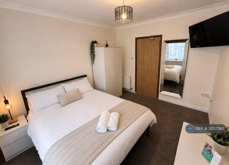 1 bedroom in a house share to rent - Photo 3