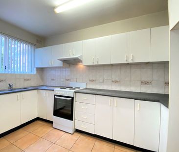 PRIME WESTMEAD LIVING! - Photo 3