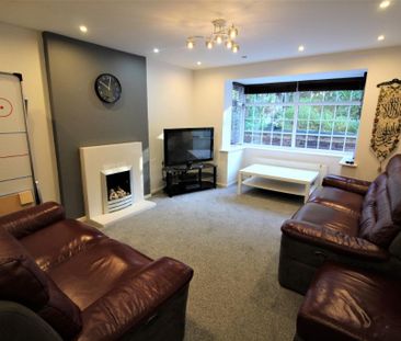 4 bedroom detached house to rent - Photo 2