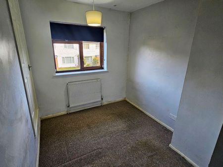 3 Bedroom Semi-Detached House For Rent - Photo 5