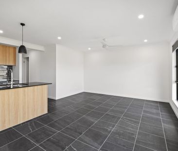 1/7 Mernick Court, Bahrs Scrub, Qld 4207 - Photo 1