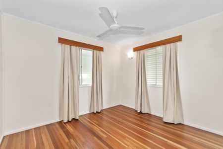 Move-In Ready Home in Prime Cranbrook Location - Photo 4