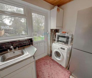 Bedroom Ground Floor Maisonette In, NW7 - Photo 6