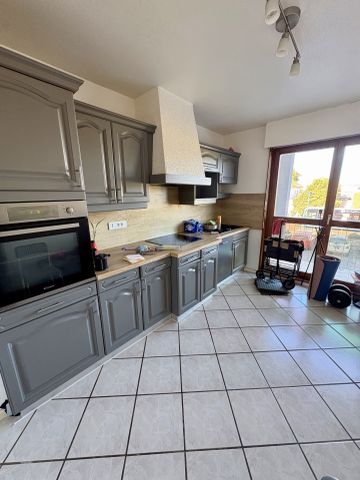 Location Appartement 3 pièces 84m² SIERENTZ 68510 - Photo 3