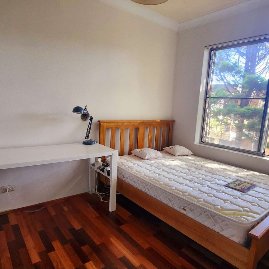 Wollstonecraft - Photo 1