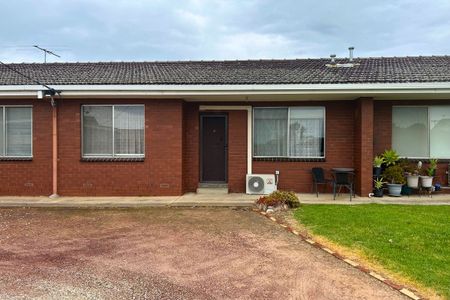3 / 18A SCHUBERT CRESCENT, Wodonga - Photo 3