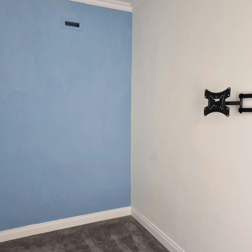 Cottage to rent on - Photo 1