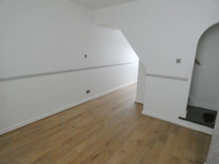 2 bedroom terraced house to rent - Photo 4