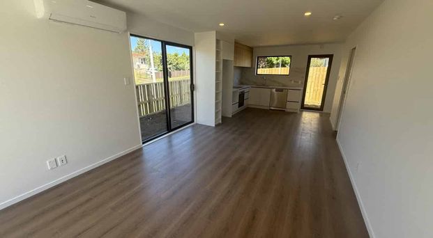 Lovely 3 Bedroom Home - Photo 1