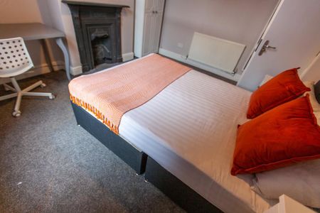 3 bedroom terraced house to rent - Photo 3