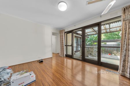 1 Carolina Street, Mount Waverley - Photo 2