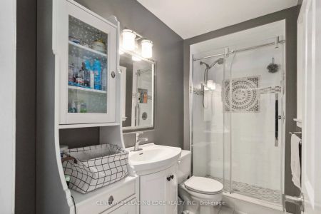 Detached Home For Lease | W9239445 - Photo 3