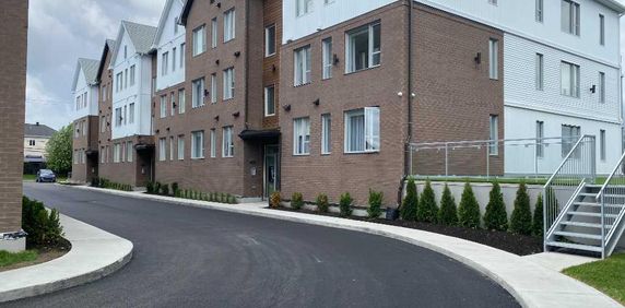 Condo a louer avec internet et stationnement intérieur - Photo 2