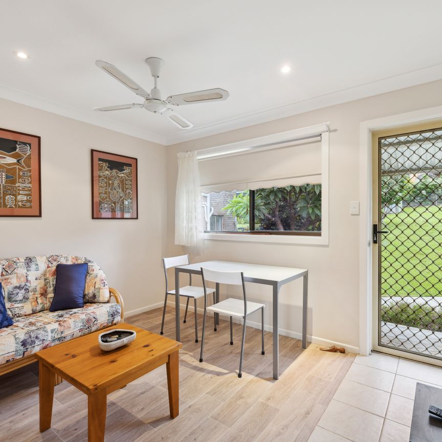 One bedroom flat with utilities & lawn mowing included - Photo 1