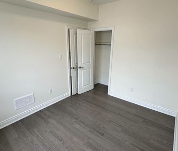 For Lease - 3346 Millicent Avenue Unit# Coach House, Oakville, Ontario - Photo 4