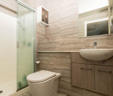 Spacious 2 Bedroom Corner Apartment in Rose Garden - Photo 6