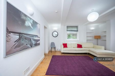 3 bedroom flat to rent - Photo 2