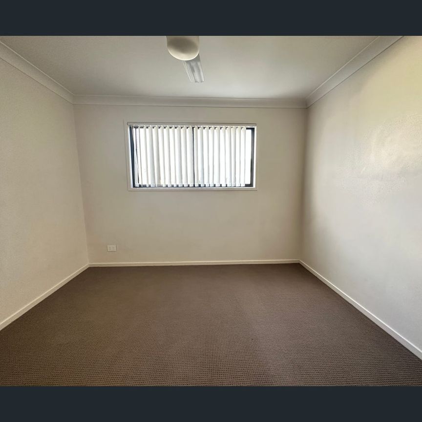 5 Woodroffe Cresent, Redbank Plains, Qld 4301 - Photo 1