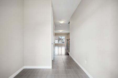 For Lease - 2823 Asima Drive, London South, Ontario - Photo 2