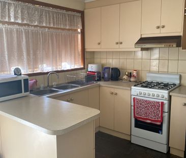 Spacious 2 Bedroom Unit - Photo 1