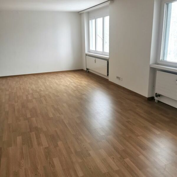 1.5-Zimmer-Wohnung mit Charme - neuen Böden und schönem Sitzplatz mit toller Aussicht! - Photo 1